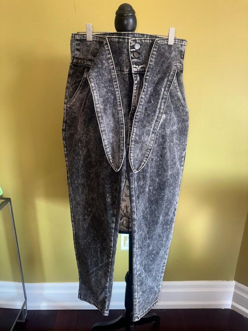 London Fog High Waist Acid Wash Paperbag Tie Waist Straight Leg Jeans XL - Picture 4 of 13